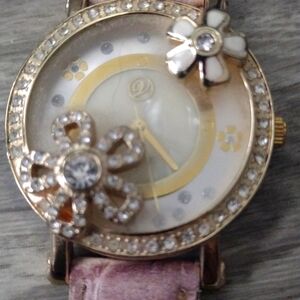 Women's beautiful floral art watch